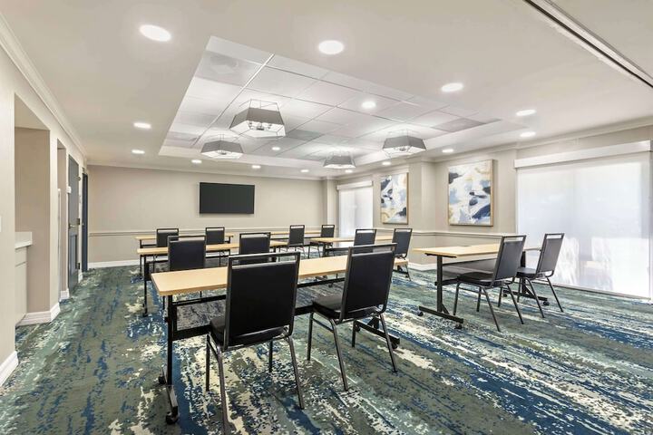 Best Western Plus Sugar Land / Stafford
