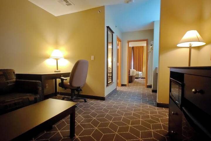 Super 8 by Wyndham Midland