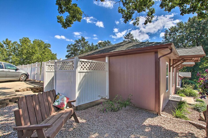 Cozy Ironton Cabin w / Shared Pool & Private Patio!
