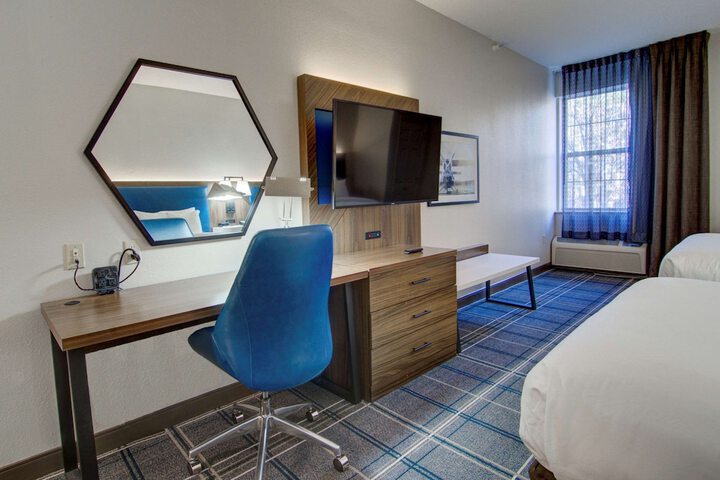 Room 28 of 59