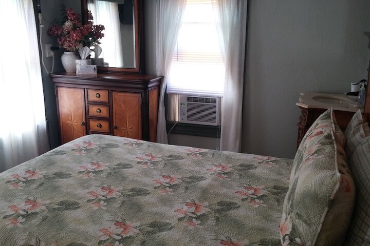 Island Guest House B & B