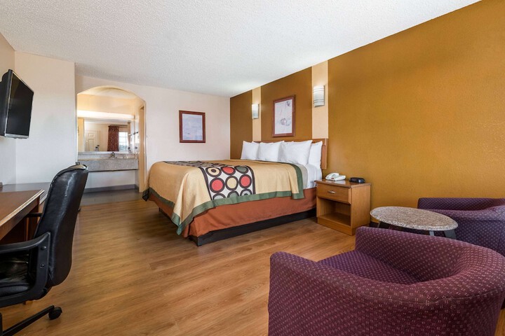 Room 17 of 26