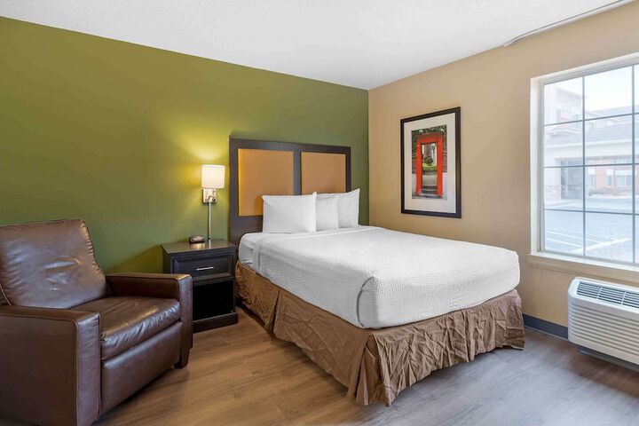 Extended Stay America Select Suites - St. Louis - Airport - Central