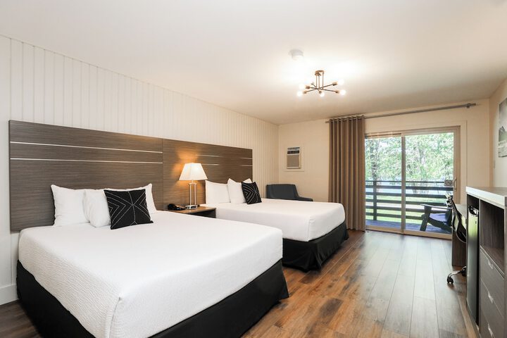 Bayshore Inn & Spa