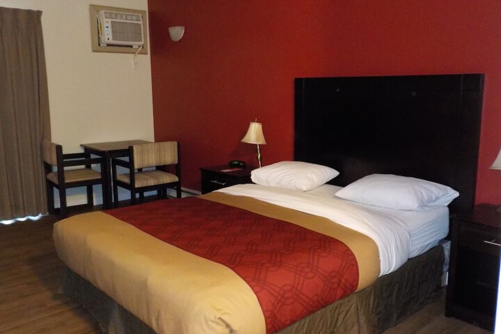 Room 6 of 43