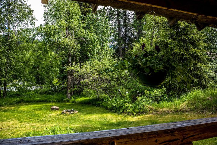 Midnight Sun Log Cabins
