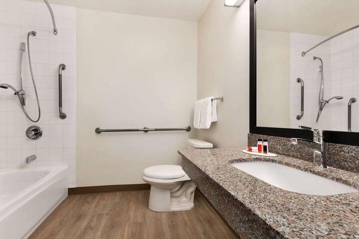 Room 30 of 40
