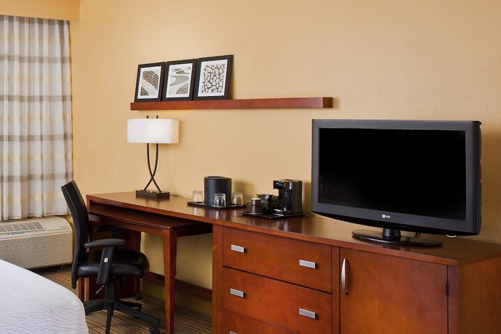 Room 16 of 30
