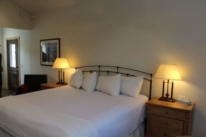 Room 13 of 48