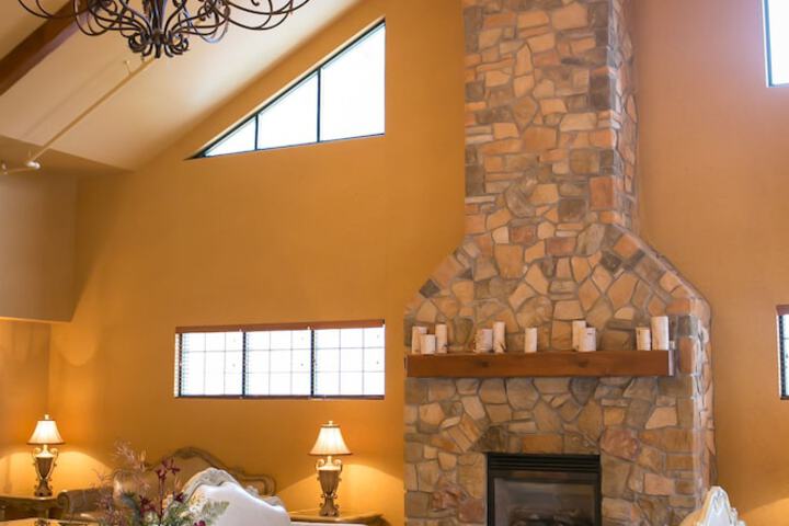 Tundra Lodge