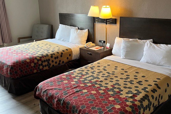Red Carpet Inn