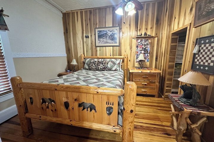 Calhoun House Inn & Suites