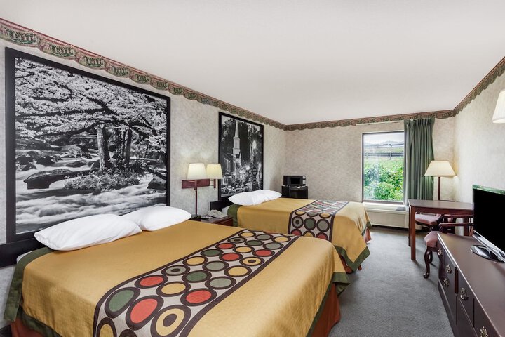 Room 10 of 21