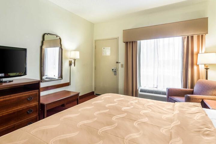 Room 48 of 61