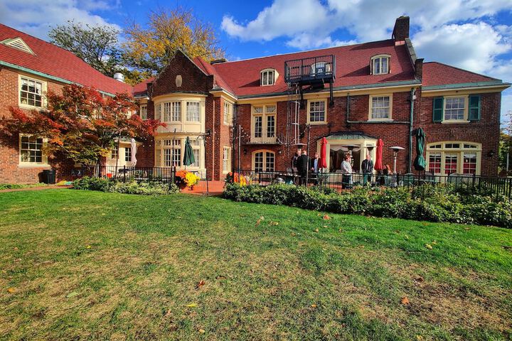 Montague Inn