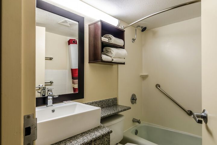 Red Roof Inn PLUS+ Wichita East