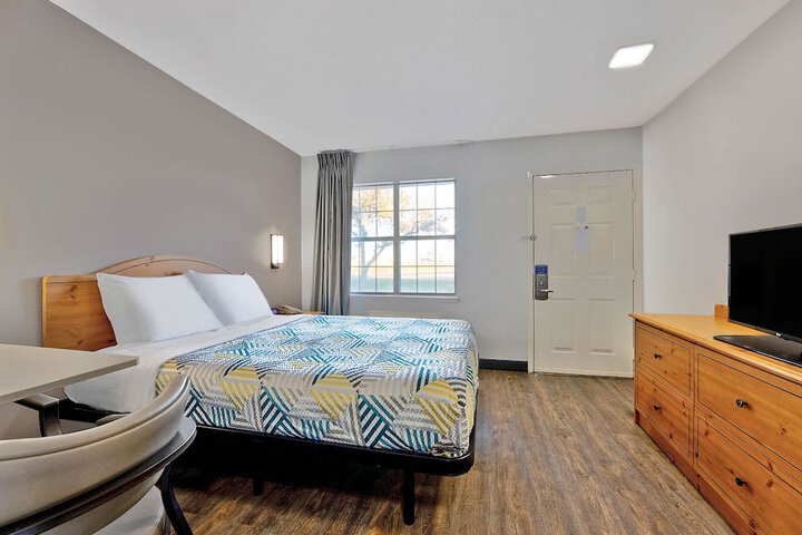 Room 16 of 28