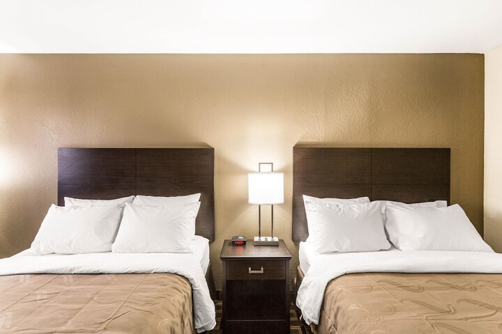 Room 20 of 35