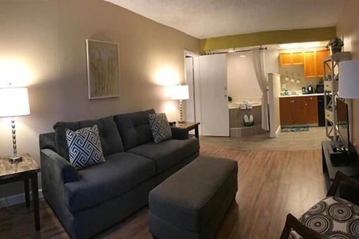 Room 33 of 43