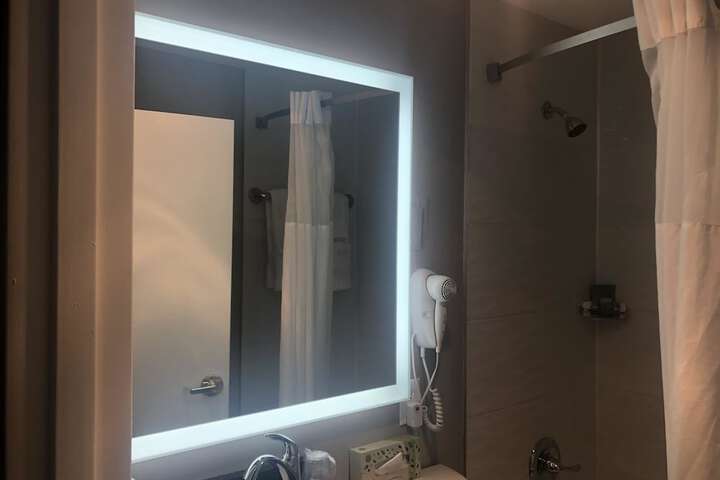 Room 5 of 27