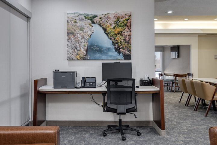 Business Center 51 of 52