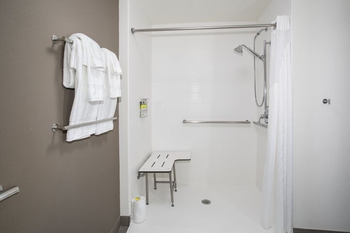 Room 10 of 36