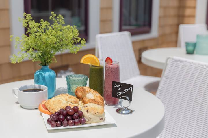 Breakfast/Coffee Service 13 of 14