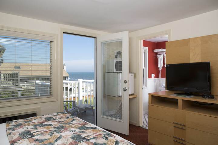 The Corsair & Cross Rip Oceanfront Resort