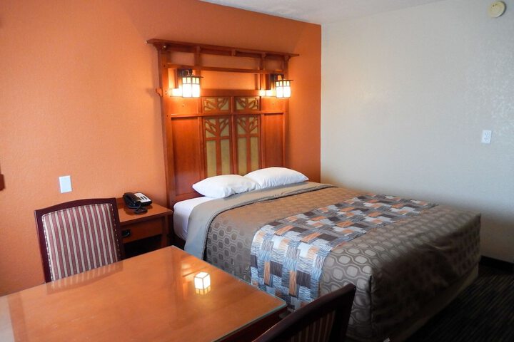 Motel 6 Rossford OH