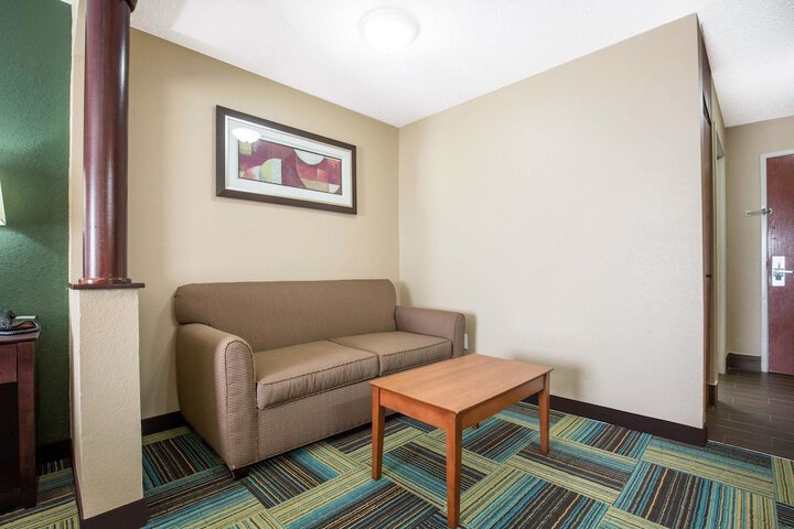 Room 14 of 49