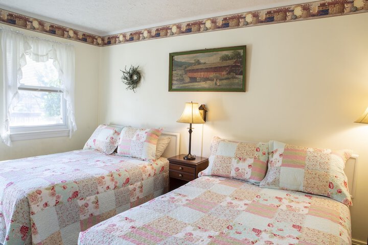 The Chimney Rock Inn & Cottages