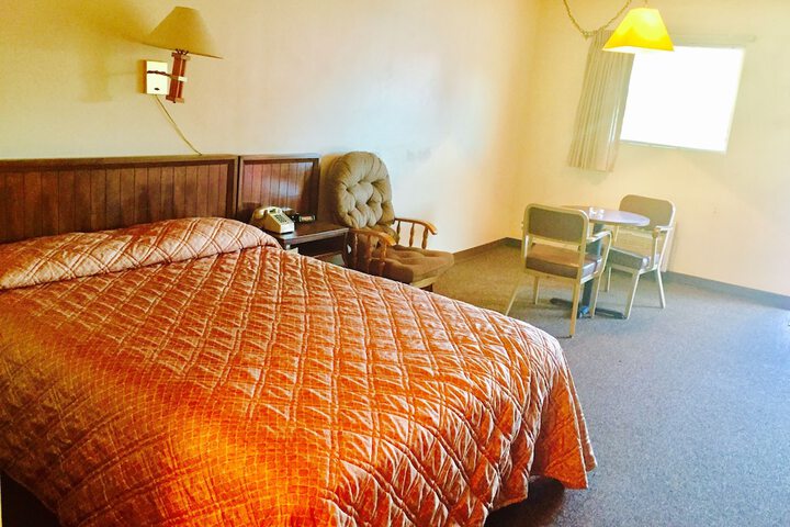 Room 28 of 34