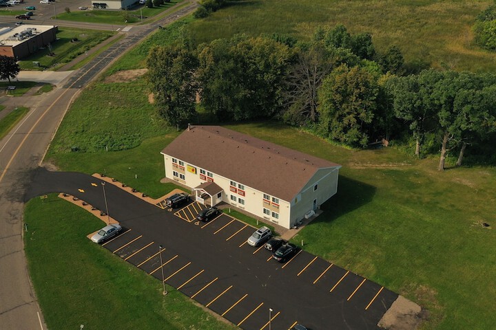 Super 8 by Wyndham Chisago City
