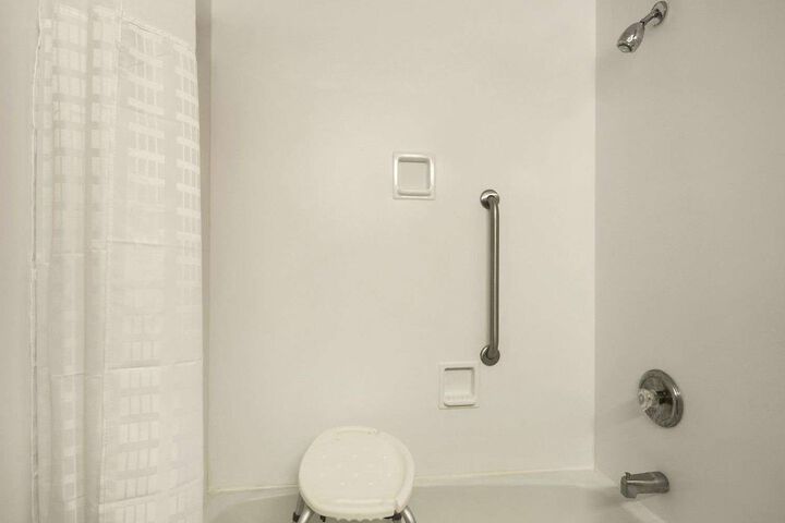 Room 14 of 22
