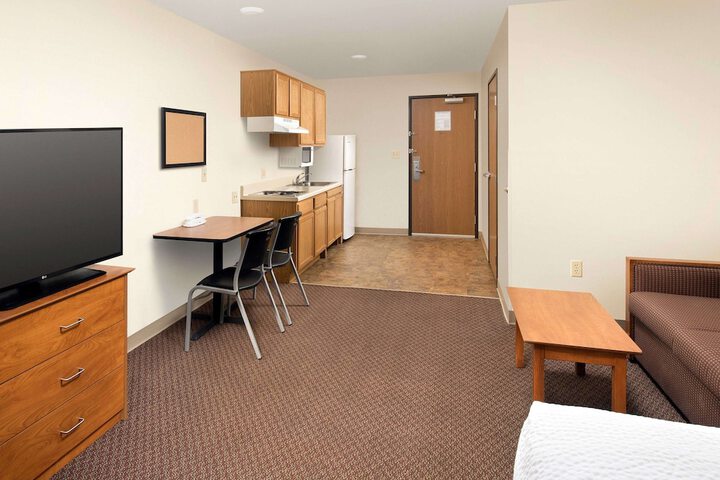 Room 10 of 16