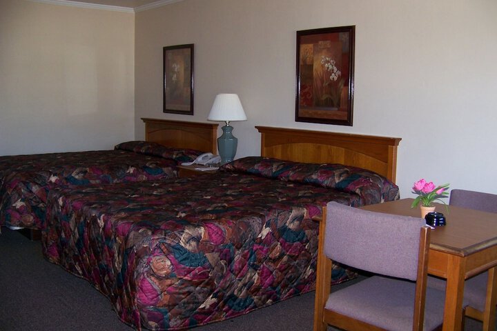 Room 11 of 16