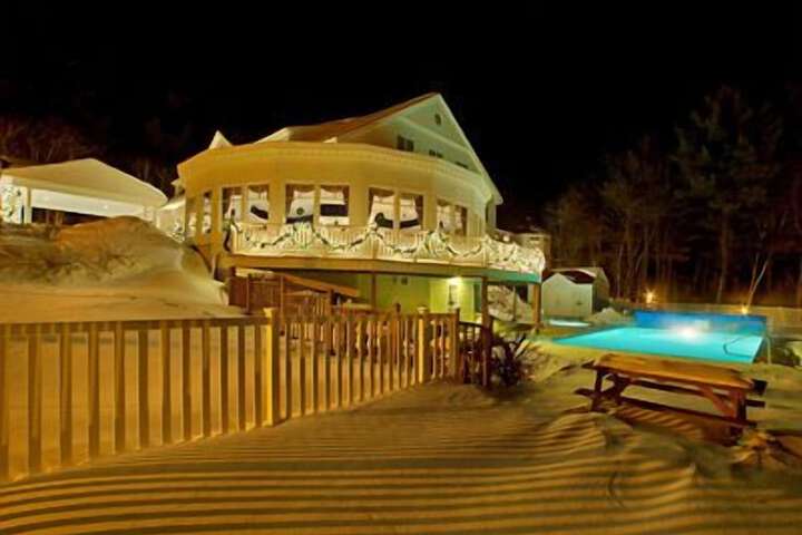 The White Mountain Hotel & Resort