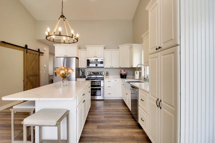 Pearl Lake Retreat w / Dock & Stunning Views!