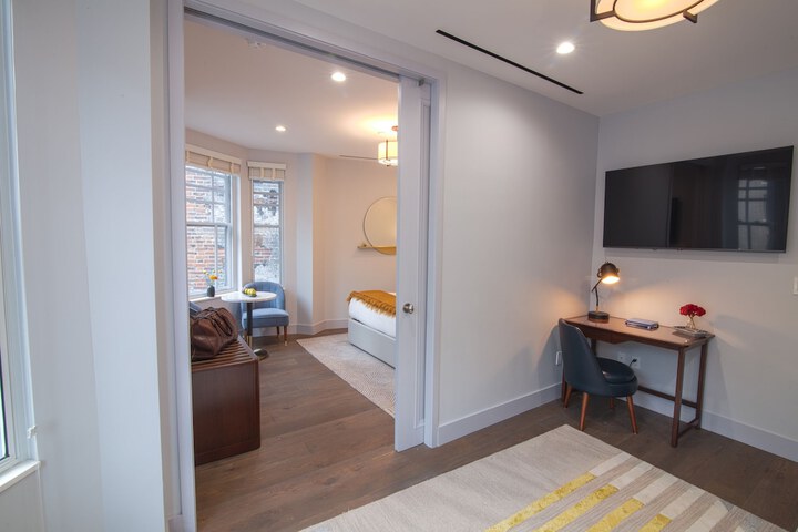Room 42 of 104