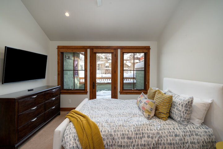 Room 35 of 108