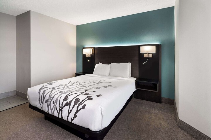 Room 20 of 28