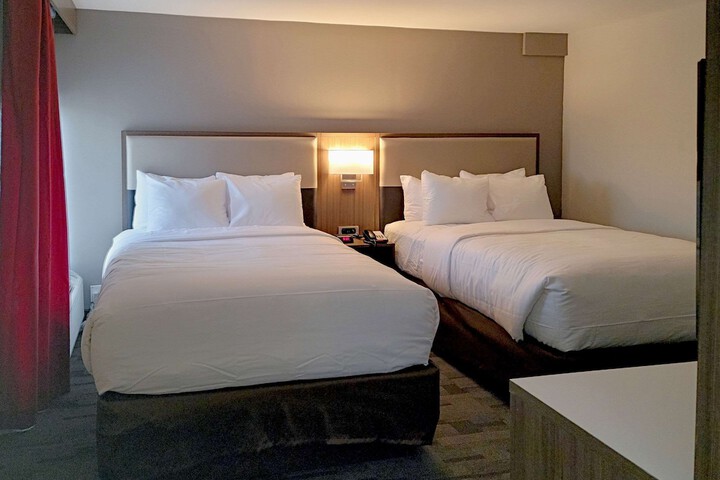 Room 30 of 108