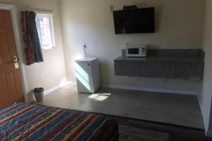 Galleria Inn Montclair / Ontario
