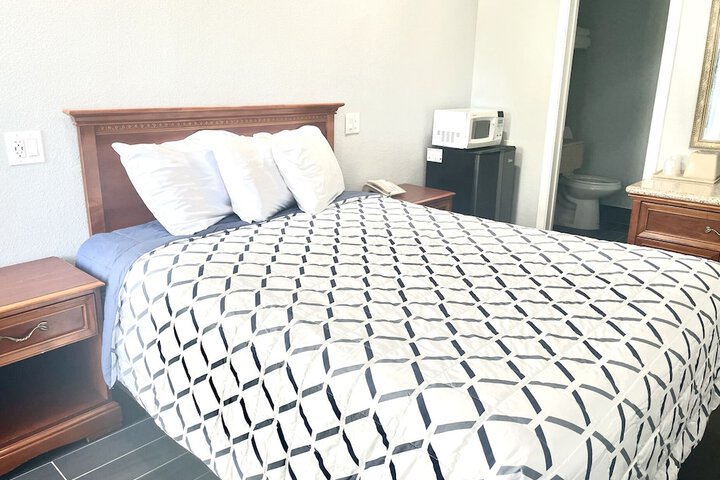 Room 13 of 17