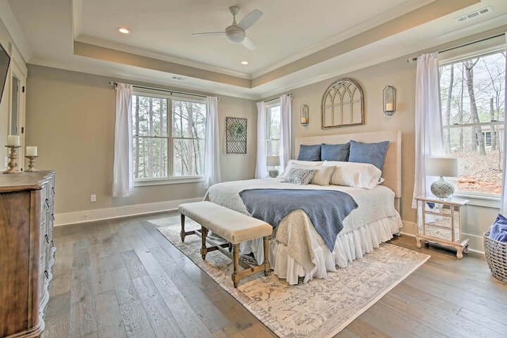 Lake Keowee Home With Balcony & Boat Dock!