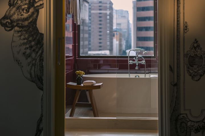 Room 18 of 109