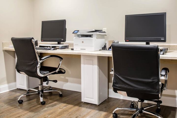 Business Center 94 of 94