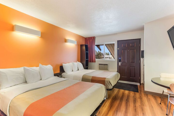 Room 12 of 15