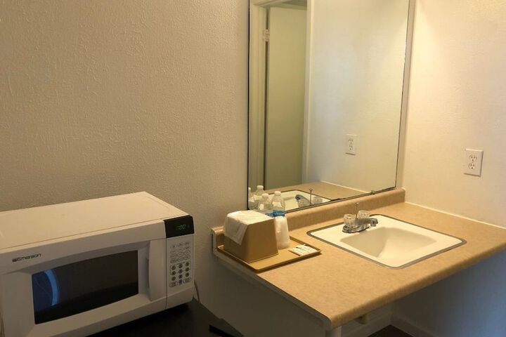 Room 12 of 18
