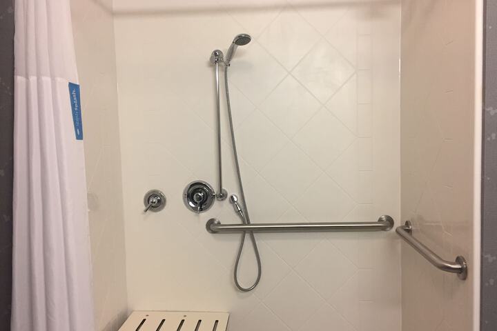 Hampton Inn & Suites Raleigh Downtown